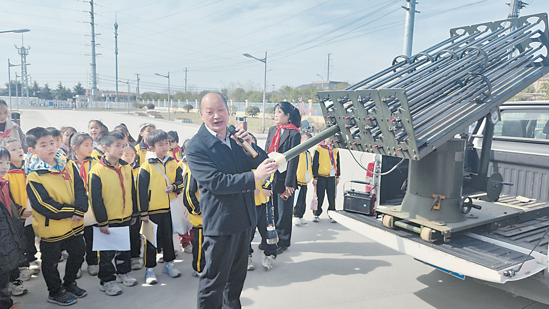 走进气象局，“零距离”感受风云变幻