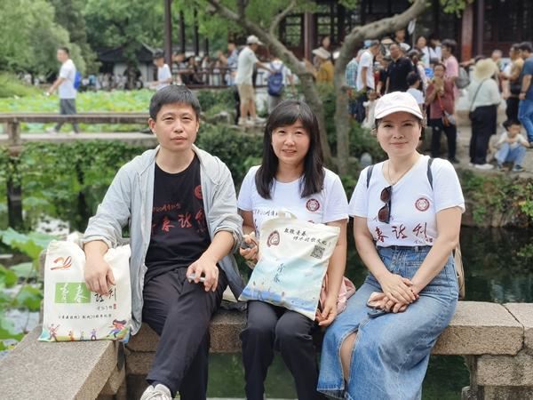 当AI闯进诗人的世界_民声频道