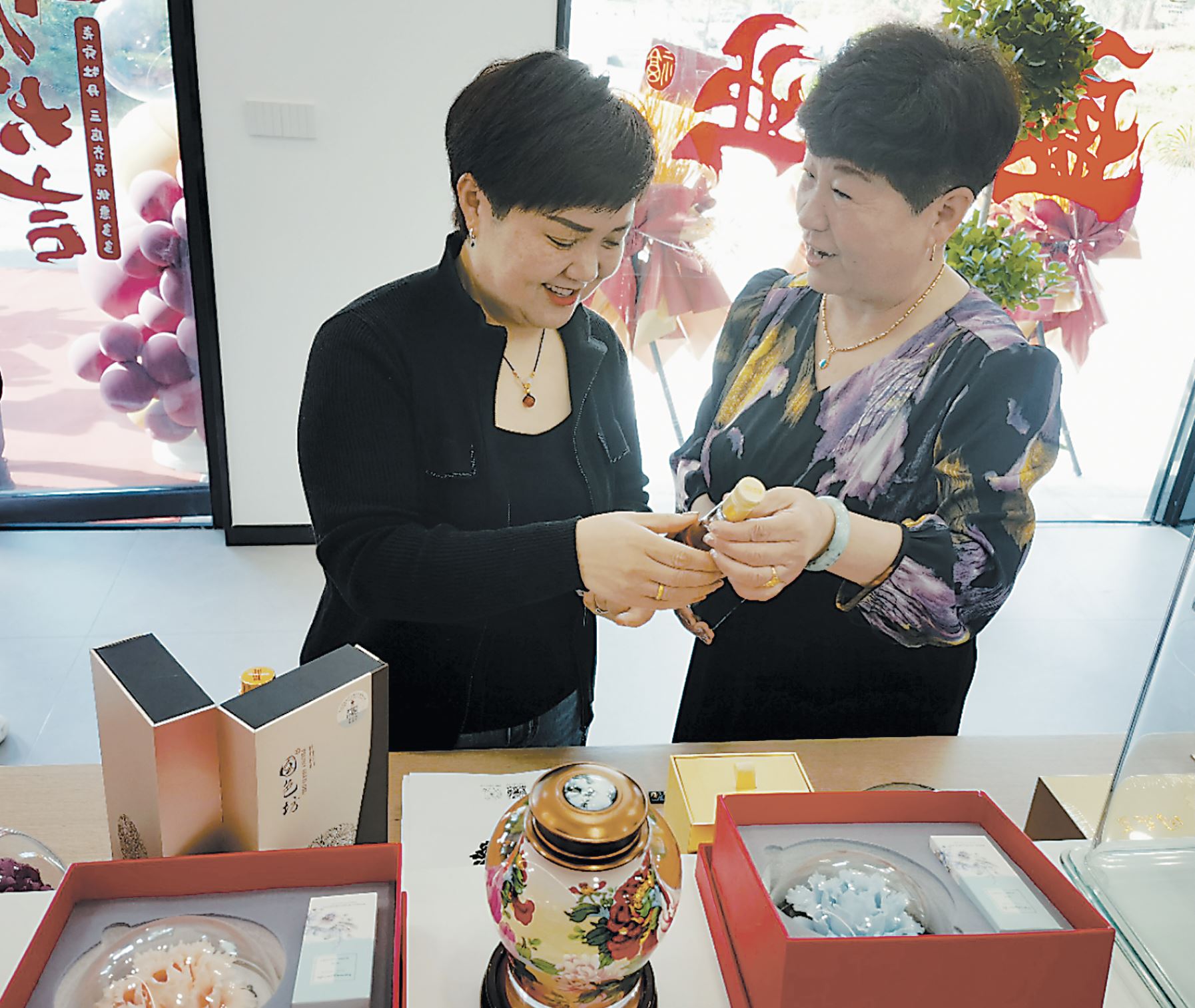 尧舜牡丹七店同时开业