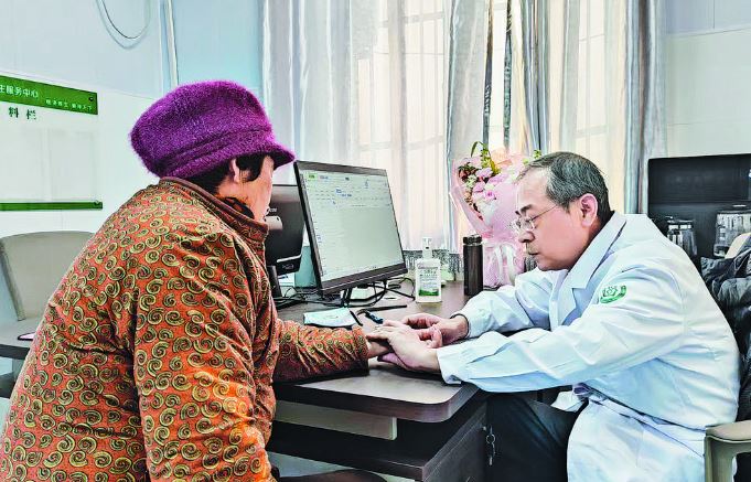 省市级专家坐诊佃户屯医院