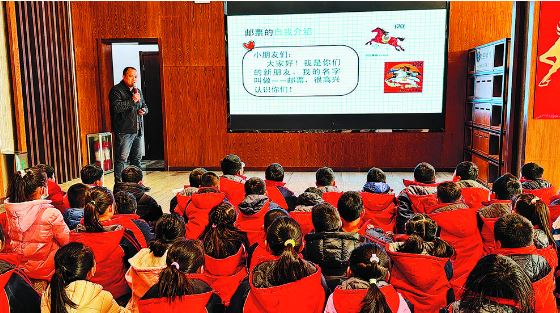 60余名小记者邮局感受家乡文化魅力