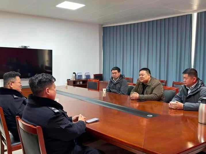 中华财险联合交警“贴”心护出行