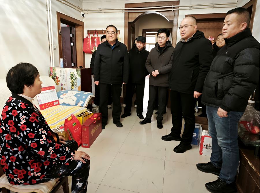 “爱心年货”温暖送达 二十五年初心不改