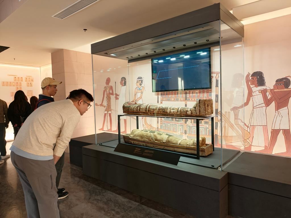 尼罗河遇见珠江 百余件古埃及文物在广州展出_新闻频道