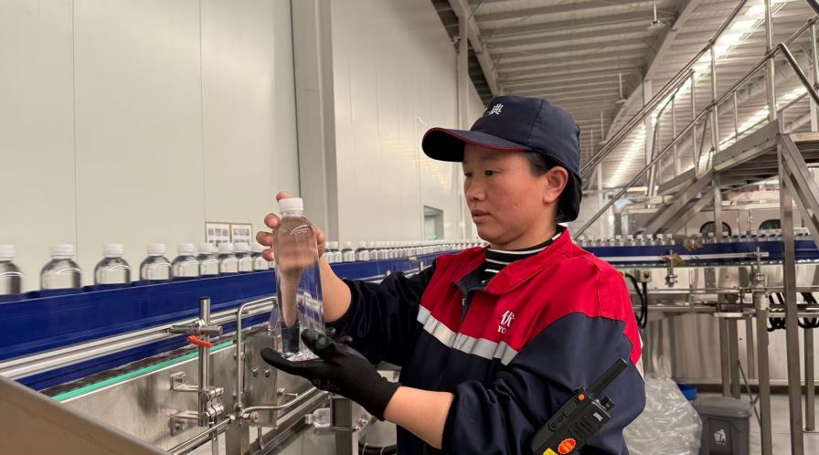 开足马力赶订单促效益