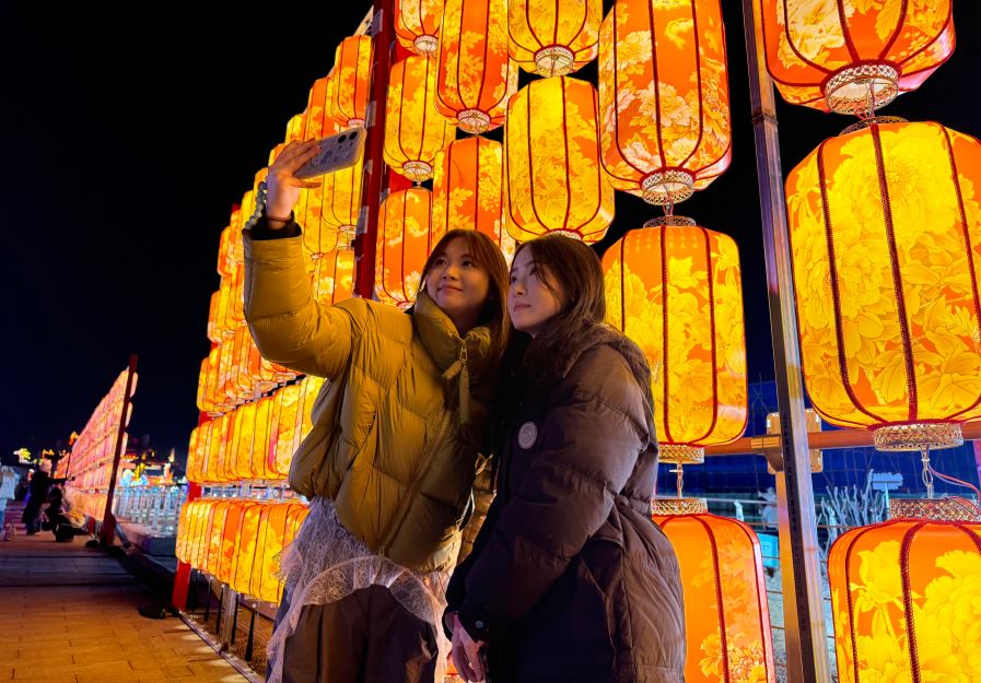花灯璀璨映曹州 文旅融合启新程