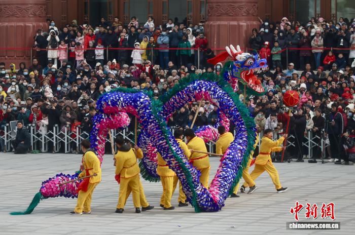 （文化中国行）追着非遗过大年 传统中国年焕新_新闻频道