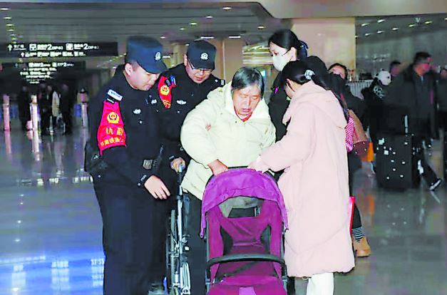 40天护航春运路，他们坚守在一线