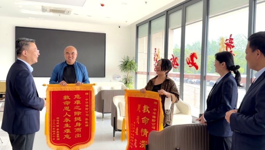 危急时刻伸援手 暖心施救显担当