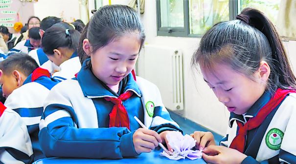 创新开设牡丹特色劳动课程