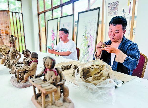 老手艺焕发古村新活力